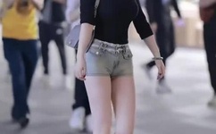 迈开腿尝尝你的小草莓什么意思